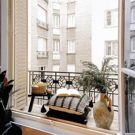 Royo - 1 A Auteuil Apartament Paryż